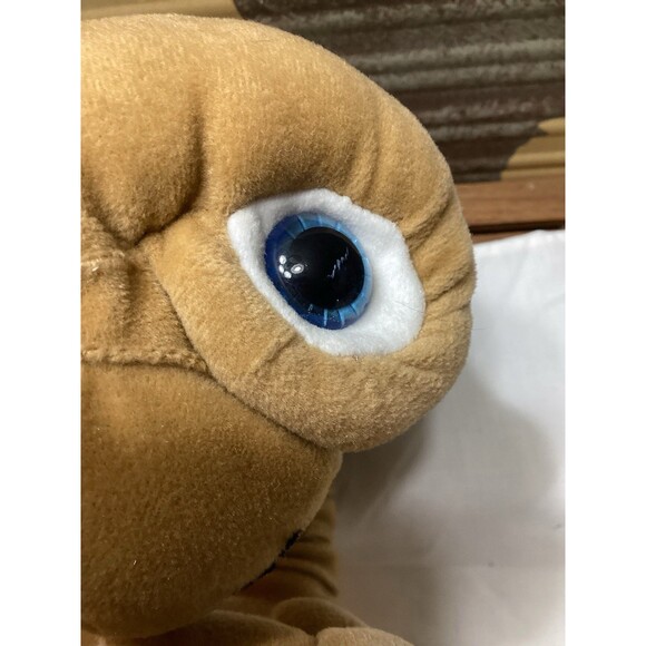 E.T. Extra Terrestrial Plush Stuffy Toy Collectible 14" Posable Universal Studio - Picture 11 of 13
